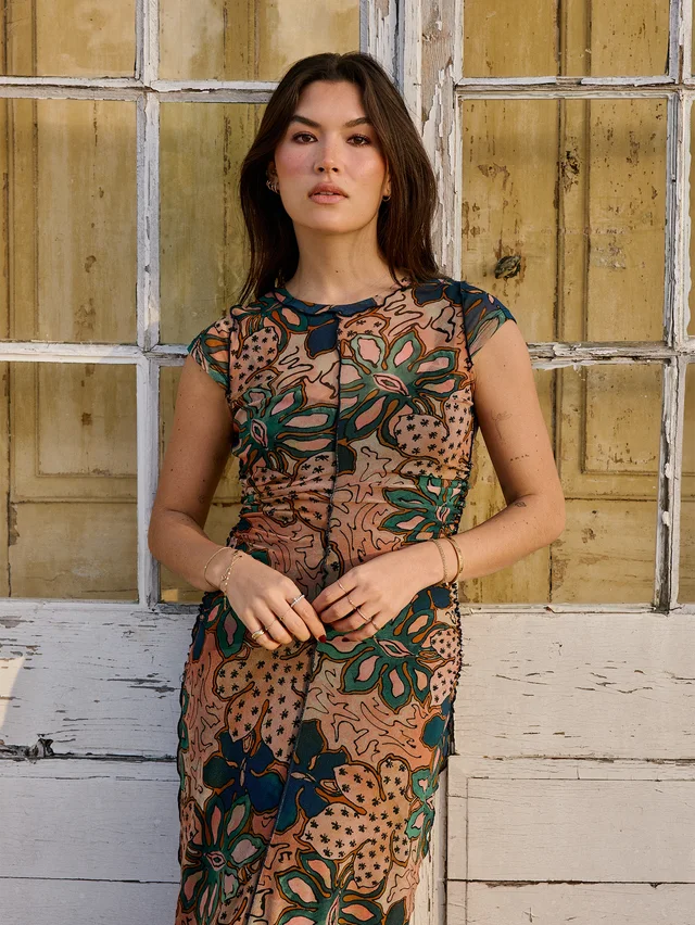 Banana Republic Ruched Mesh Short-Sleeve Midi Dress in Peach Bloom, photo 4 of 6 from Banana Republic (Canada)