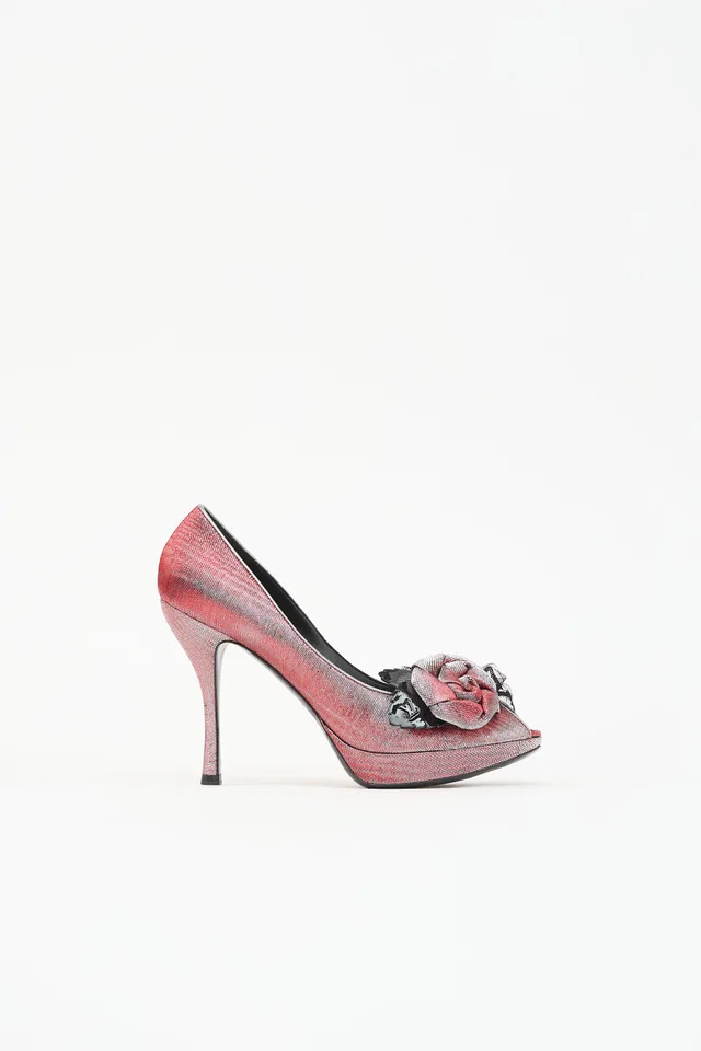 Louis Vuitton Iridescent Rosette Pump in Leather from VSP Consignment