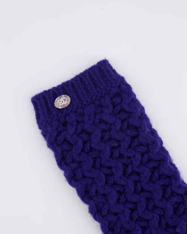 Chanel Resort 2023 Blue Knitted Wool Handwarmers with Multi-Colour Crystal Embellished CC Logo Detail… in Blue Wool from Sellier, photo 2 of 5