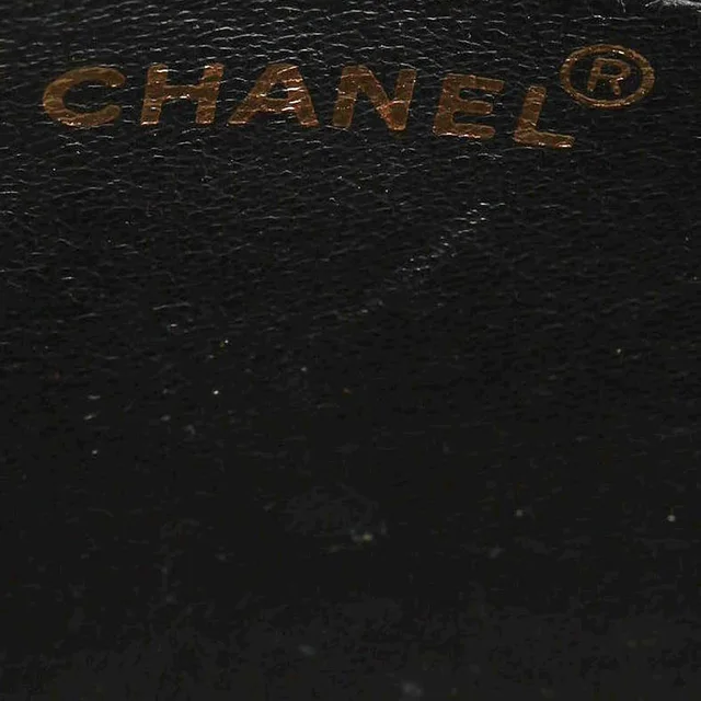 Chanel Patent Jumbo Vertical Quilted Single Flap Bag in Patent leather from A Retro Tale, photo 12 of 13