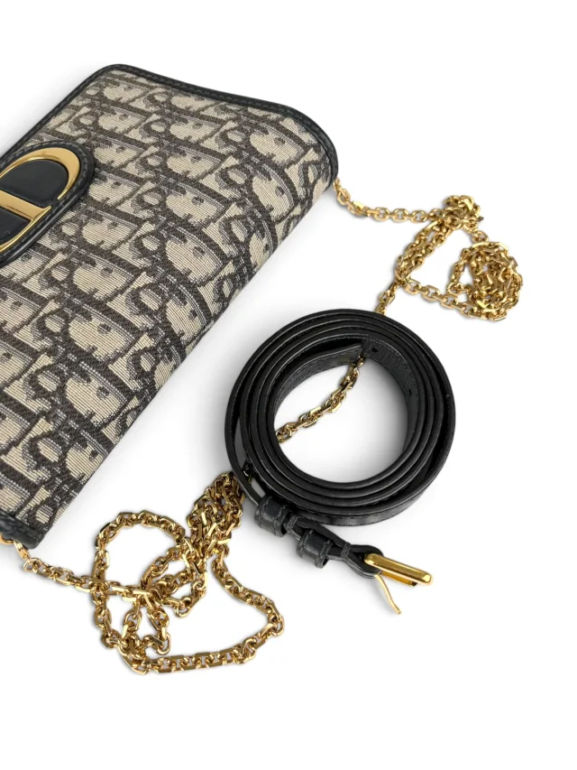 Dior Navy Oblique 30 Montaigne 2-in-1 Pouch in Navy Canvas from Season 2 Consign, photo 5 of 10