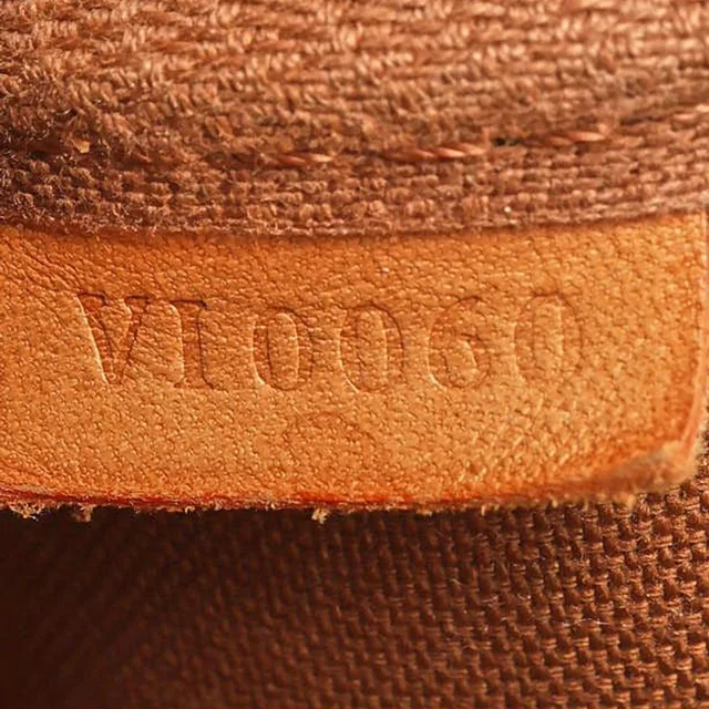 Louis Vuitton Monogram Pochette Accessories Bag in Coated canvas from A Retro Tale, photo 8 of 8