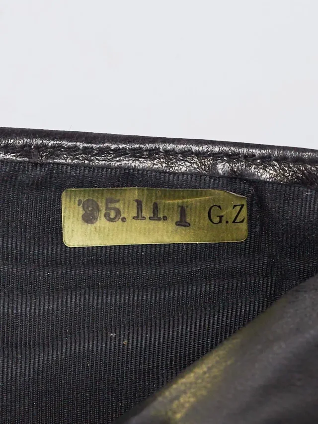 Chanel Black Lambskin Leather CC French Purse Wallet in Black Lambskin from Yoogis, photo 6 of 6