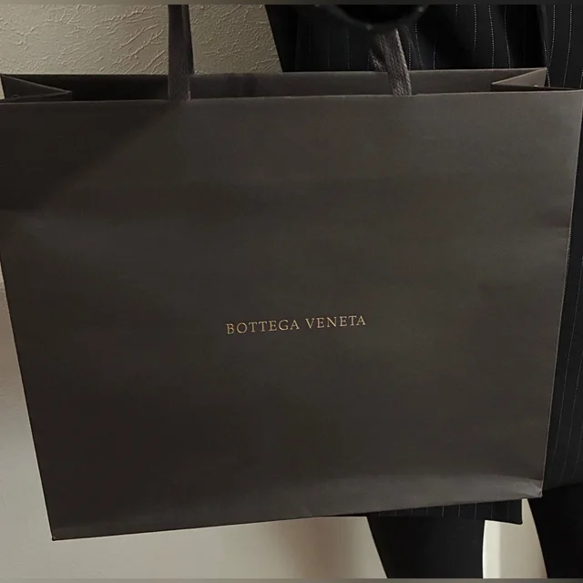 Bottega Veneta Luxury Shopping Bag With Side Snaps For Closure. 11x13x4.5 in black Woven leather from Poshmark, photo 1 of 1