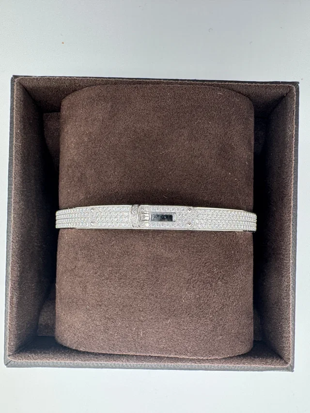 Hermès Kelly bracelet Small Model Full Diamond, 539D 3.40ct from Luxury Promise