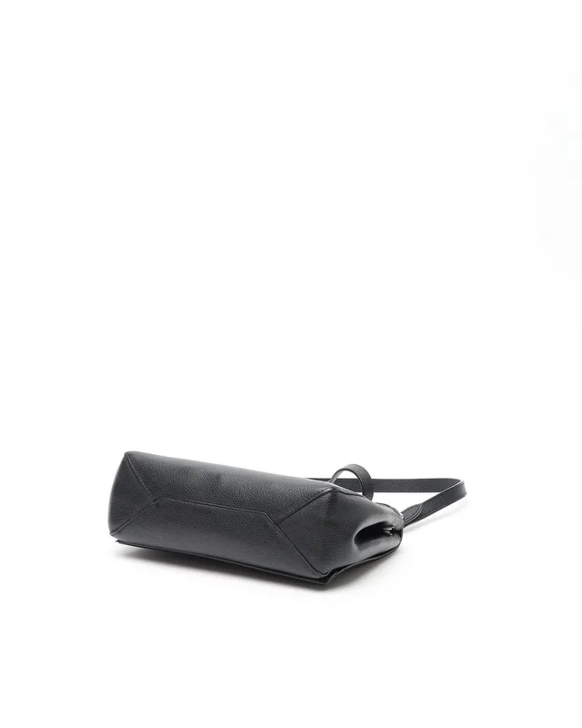 Louis Vuitton Taurillon Lockme II BB Bag in Leather from A Retro Tale, photo 3 of 13