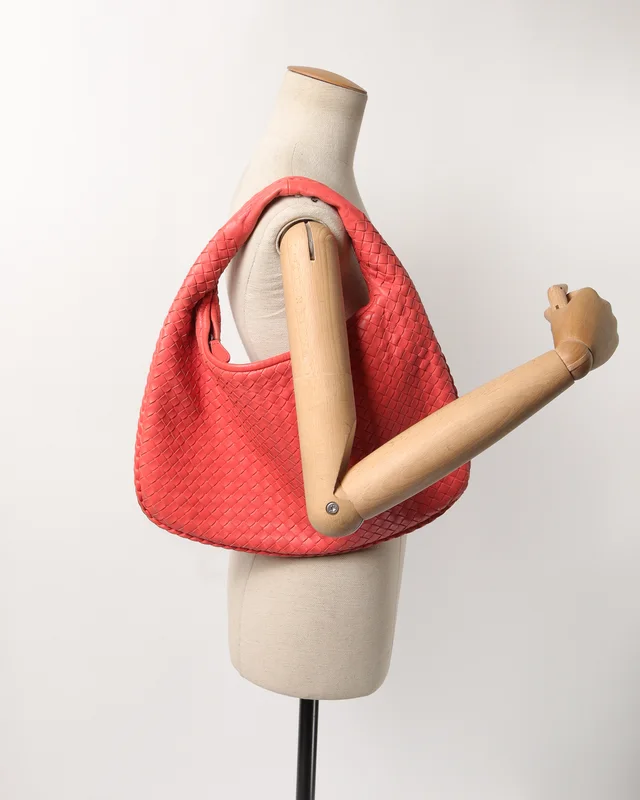 Bottega Veneta Intrecciato Medium Hobo Bag in Woven leather from A Retro Tale, photo 8 of 8