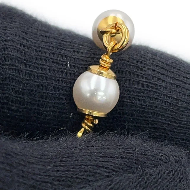Chanel CC Logo Heart Necklace Gold Plated Faux Pearl Rhinestone in Gold from GALLERY RARE, photo 9 of 12