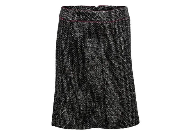 Vintage Black & White Chanel Fall/Winter 2003 Tweed Skirt Size FR 46 in Black Tweed from Designer Revival