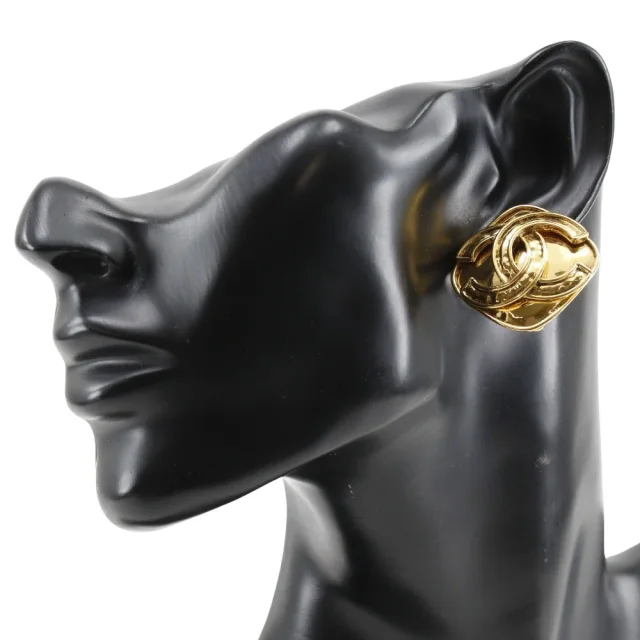 Chanel Coco Mark Earrings Gold Plated 94P in Gold Gold-plated metal from LuxUness, photo 2 of 7