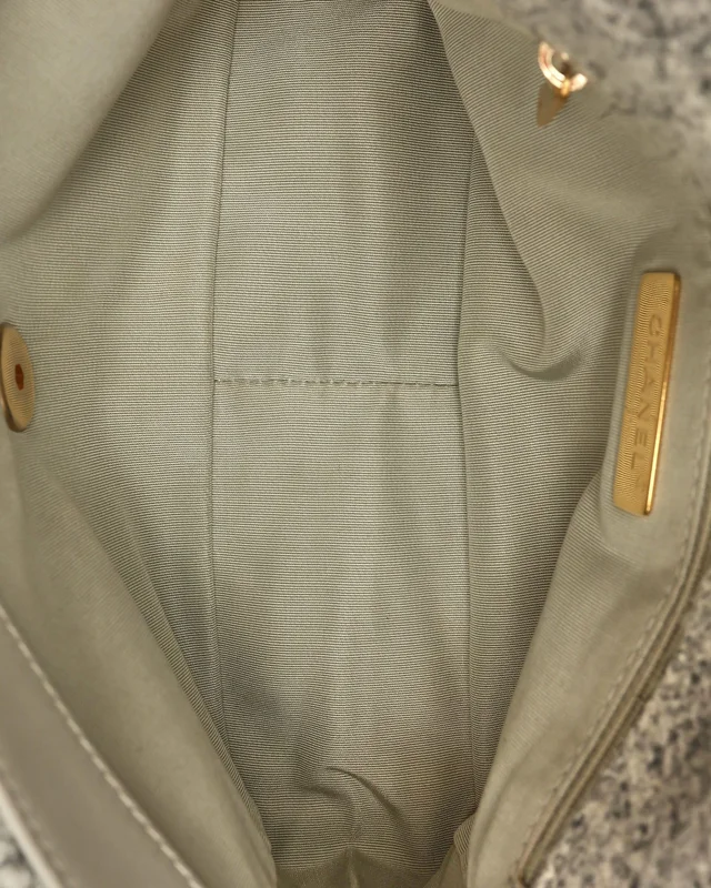 Chanel 19 Wool Flap Bag in Wool from A Retro Tale, photo 7 of 9