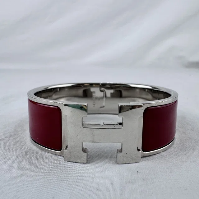 Hermès Clic Clac H Red Bracelet in Red Enamel, Metal from Reowned