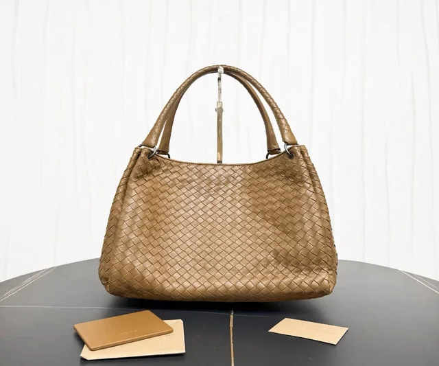 Bottega Veneta caramel tote bag 30 from Luxury Promise, photo 1 of 1