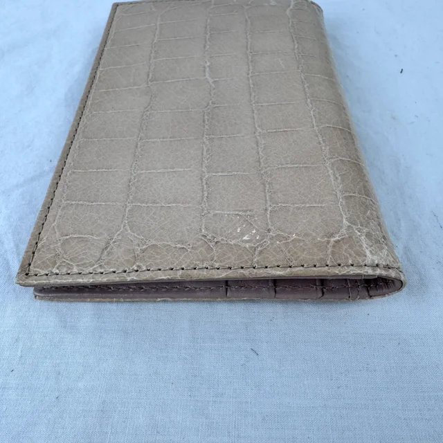 Miu Miu Passport Holder in croc effect, Metal, Shiny leather from Reowned, photo 4 of 5