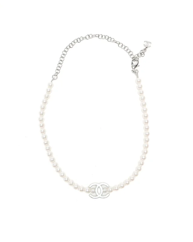 Chanel Coco Mark Pearl Necklace from A Retro Tale, photo 2 of 4
