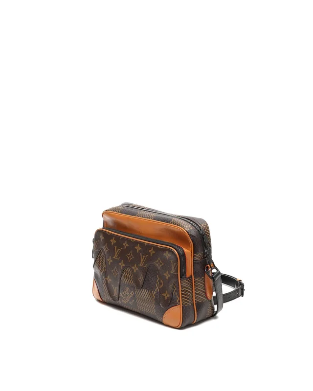 Louis Vuitton x Nido Giant Damier Ebene Monogram Nil Messenger Bag in Brown Coated canvas from A Retro Tale, photo 2 of 8
