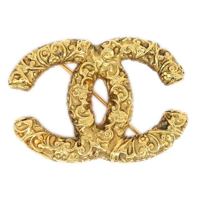 Chanel 1993 CC Brooch Pin Gold Small in Gold from AMORE Vintage Tokyo