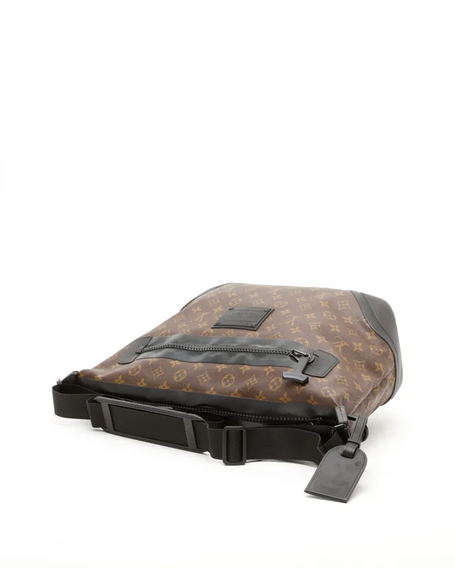 Louis Vuitton Messenger Voyage Waterproof Bag in Coated canvas from A Retro Tale, photo 4 of 7