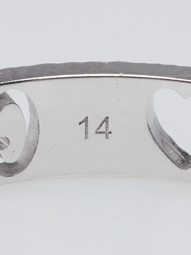 Gucci 18k White Gold Icon Heart Cut Out Ring Size 6.5 in White from Yoogis, photo 8 of 8