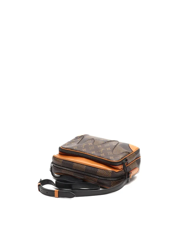 Louis Vuitton x Nido Giant Damier Ebene Monogram Nil Messenger Bag in Brown Coated canvas from A Retro Tale, photo 3 of 8
