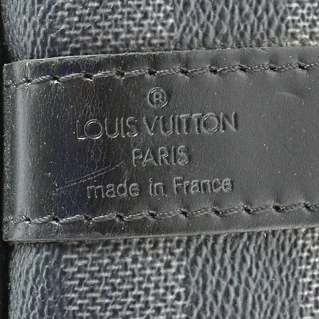 Louis Vuitton Damier Graphite Keepall 55 Bandoulière Weekend Bag in Grey Canvas from A Retro Tale, photo 6 of 10