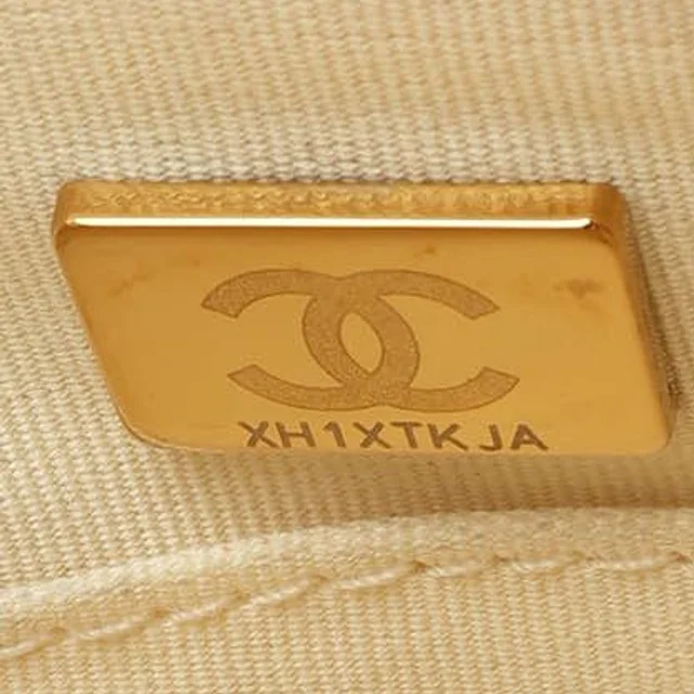 Chanel Deauville MM Tote Bag in Canvas from A Retro Tale, photo 13 of 14