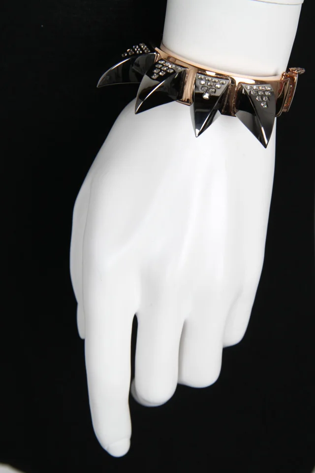 MAWI Crystal Claw Cuff, Rosegold from Cultstatus, photo 1 of 1