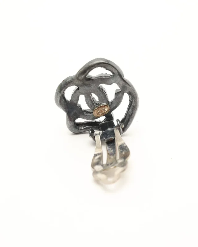 Chanel Coco Mark Pearl Clip-on Earring from A Retro Tale, photo 3 of 3