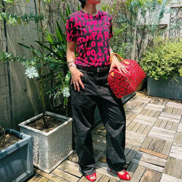 Louis Vuitton Graffiti print T-shirt black/pink #XS from VINTAGE QOO TOKYO