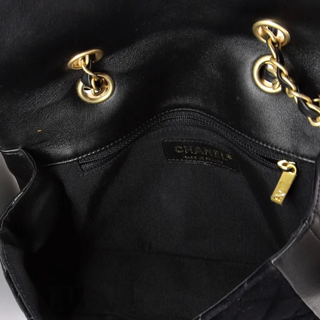Chanel Paris-Cosmopolite Textured CC Flap Bag Lambskin and Quilted Velvet Small in black Lambskin from Rebag, photo 5 of 6