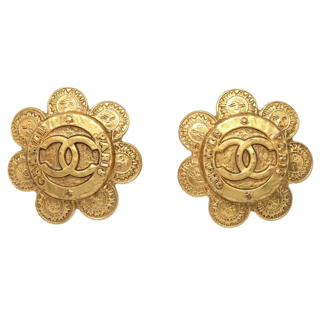 Chanel Flower Clip-On Earrings Gold 2872/28 in Gold from AMORE Vintage Tokyo