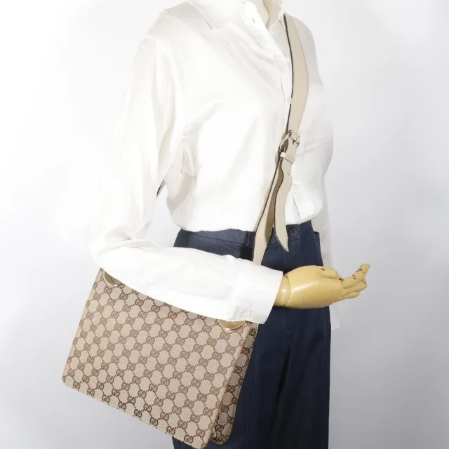 Gucci GG Canvas Shoulder Bag in Beige Canvas from LuxUness, photo 18 of 18