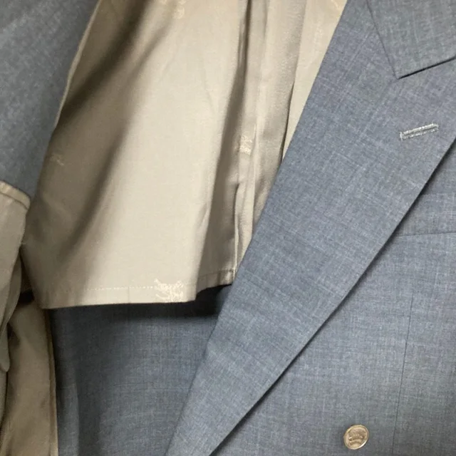 Burberry Burberrys Wool Double Breasted Blazer in Wool from LuxUness, photo 2 of 2
