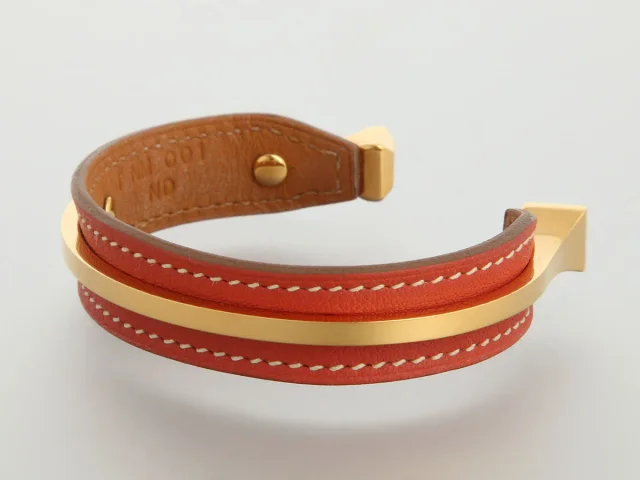 Hermès Sanguine Swift Binôme Cuff in Swift leather from Ann's Fabulous Finds, photo 3 of 5