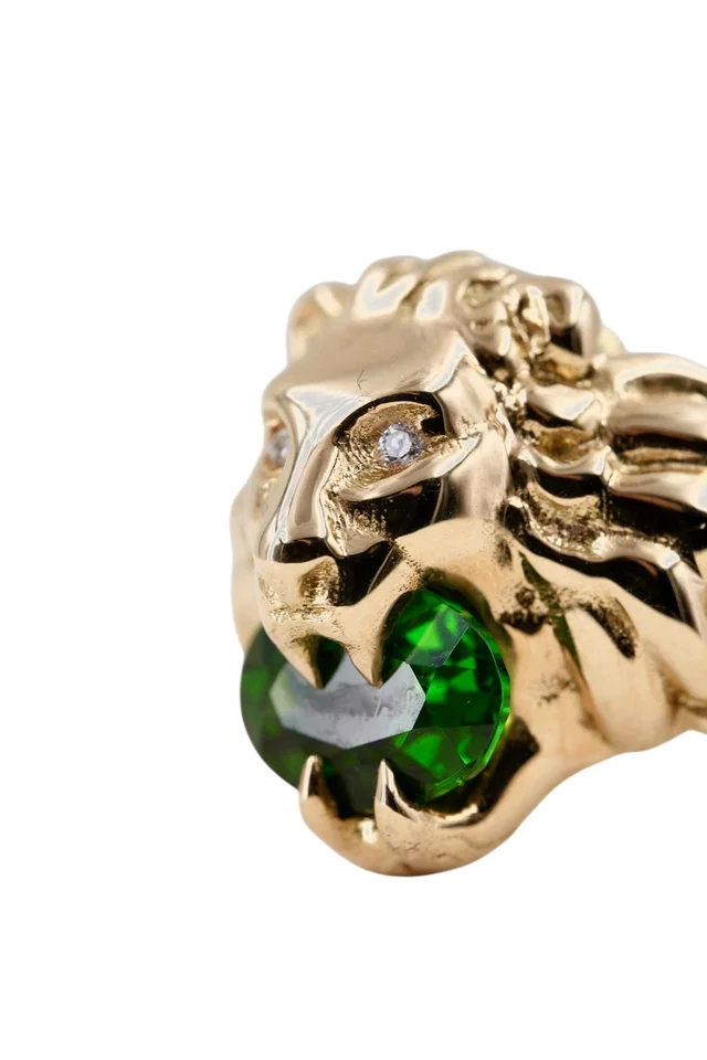 Gucci Lion Ring 18k Gold With Gemstone in Gold from Luxury Promise