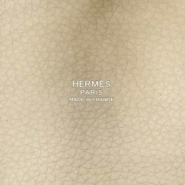 Hermès Picotin Lock Craie Taurillon Clemence Size MM in White Clemence leather from GALLERY RARE, photo 11 of 12