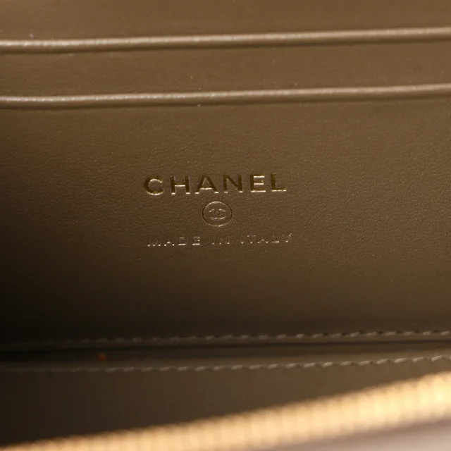 Chanel Lizard Embossed Top Handle Vanity With Chain Dark Khaki in Green Calfskin from FASHIONPHILE, photo 6 of 11
