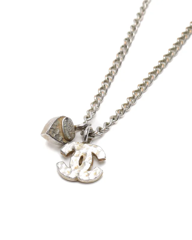 Chanel Coco Mark Heart Rhinestone Necklace from A Retro Tale, photo 4 of 5