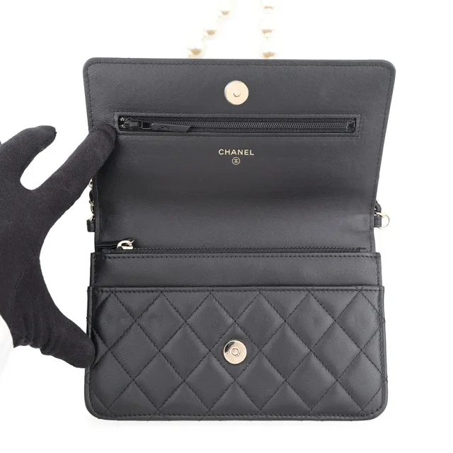 Chanel Matelasse Pearl Chain Wallet BlackAP1841 Lambskin Pearl in Lambskin from GALLERY RARE, photo 6 of 19