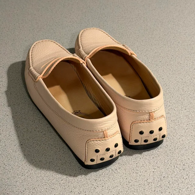 Tod's Women's Loafers - Pink/Cream - US 6.5 in pink from Depop, photo 3 of 5