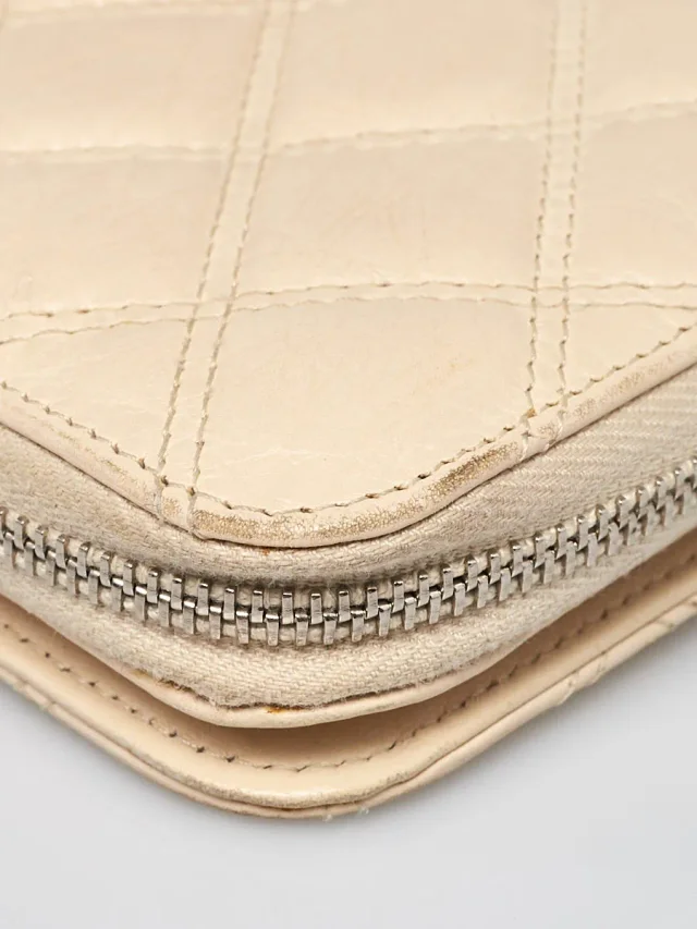 Chanel Dark White Quilted Leather (PNY- Paris New York) Zippy Wallet in White Leather from Yoogis, photo 8 of 10