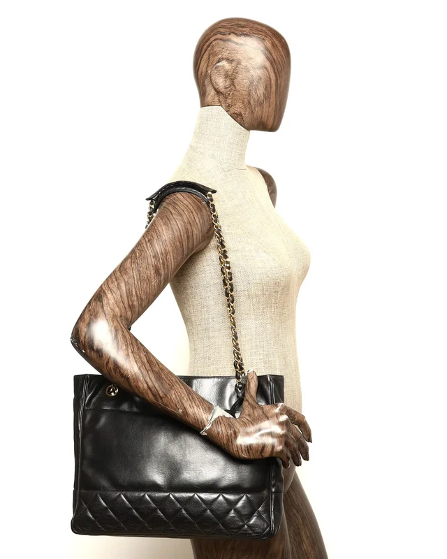 Chanel CC Chain Tote Bag in Leather from A Retro Tale, photo 9 of 9