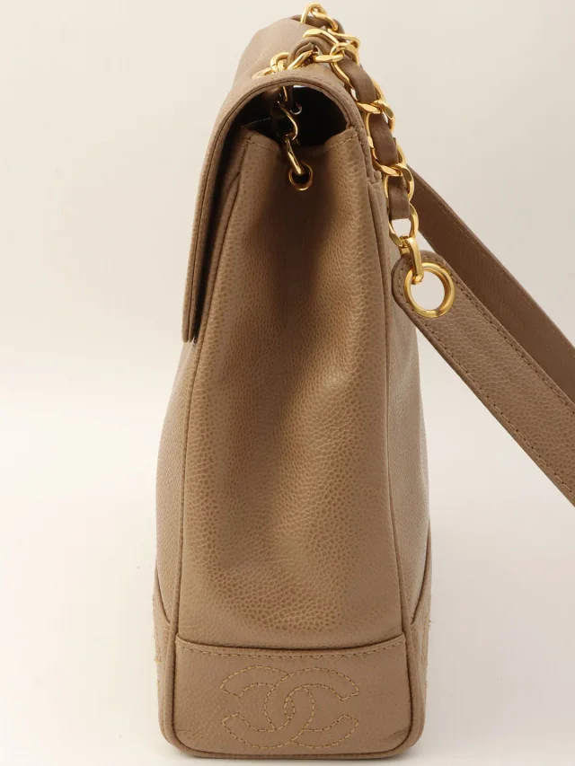 Chanel Circa 1997 Caviar Skin 6CC Mark Stitch Shoulder Bag, Beige in Beige Caviar leather from VINTAGE QOO TOKYO, photo 4 of 12