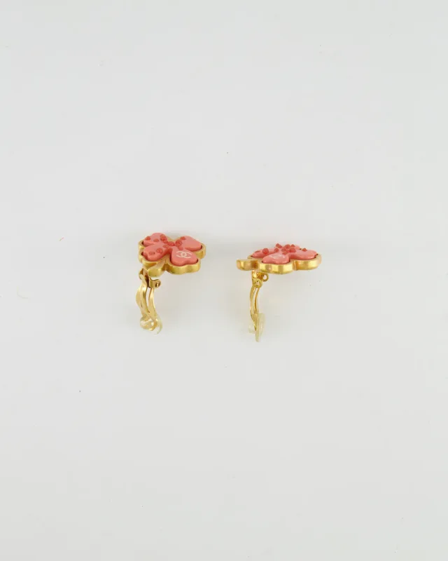 Chanel Vintage Brushed Gold and Pink Clover Clip On Earrings with CC Logo and Beads Details in Pink from Sellier, photo 6 of 8