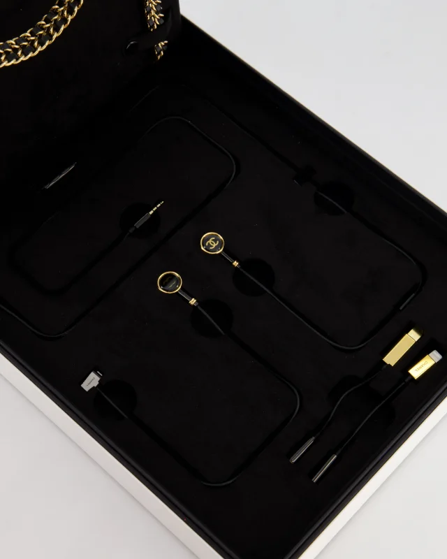 Chanel Premiere Sound Black and Gold Earphones and Watch Chain Necklace Set in Black Leather from Sellier, photo 3 of 9