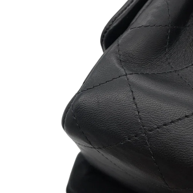 Chanel Matelasse BlackA69900 Lambskin Size Mini in Lambskin from GALLERY RARE, photo 14 of 20