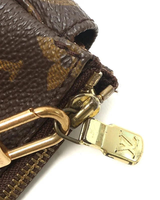 Louis Vuitton Monogram Pochette Accessoires Bag in Coated canvas from A Retro Tale, photo 6 of 8