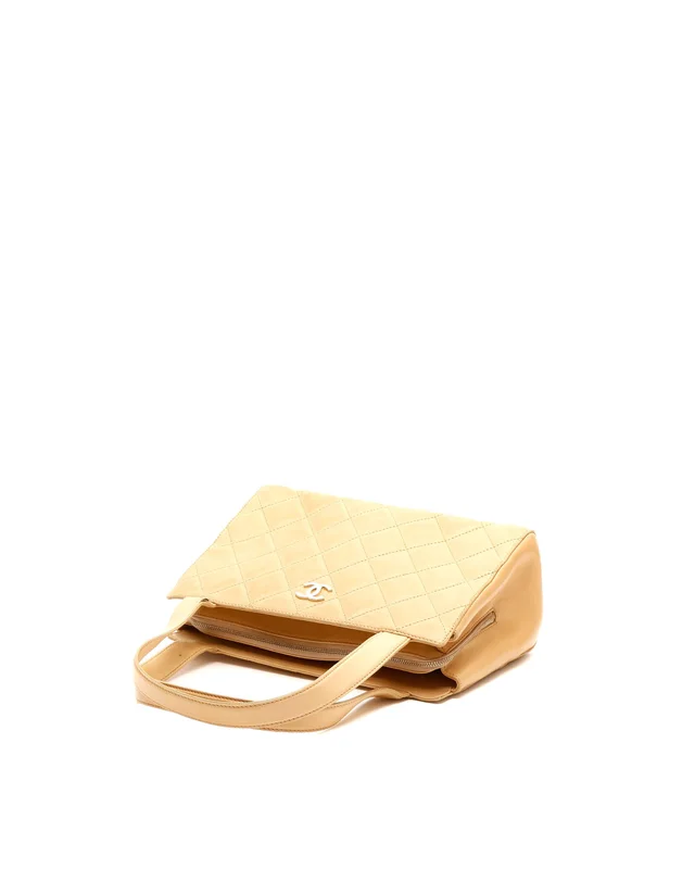 Chanel CC Tote Bag in Leather from A Retro Tale, photo 4 of 10