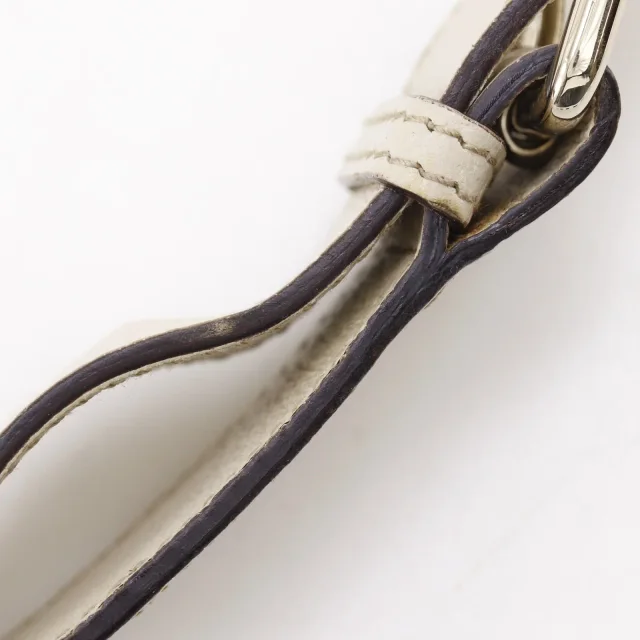 Gucci GG Canvas Shoulder Bag in Beige Canvas from LuxUness, photo 11 of 18