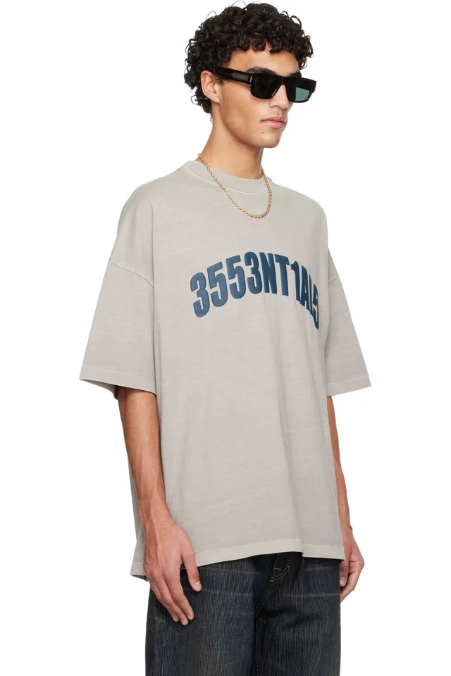 Fear of God ESSENTIALS Gray Holiday 'New York' 90s T-shirt, photo 2 of 4 from SSENSE